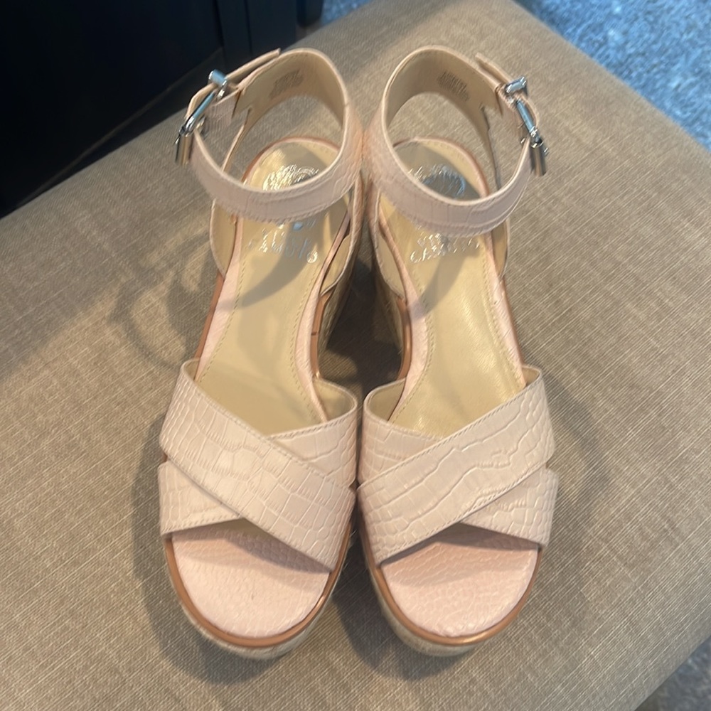 Vince Camuto Brand New Size 6 1/2 Wedges Light Pink /Rose - Picture 2 of 3